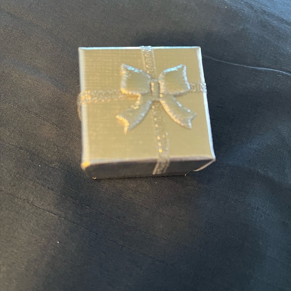 Elegant Silver Crystal Women's Ring - Picture 6 of 6